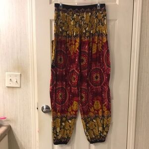 Women’s casual Genie style pant NWT